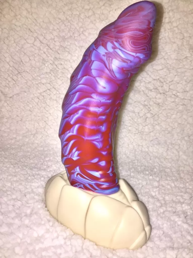 Review: Weredog Skylar the Winter Drake Dildo (+ K-Lube)