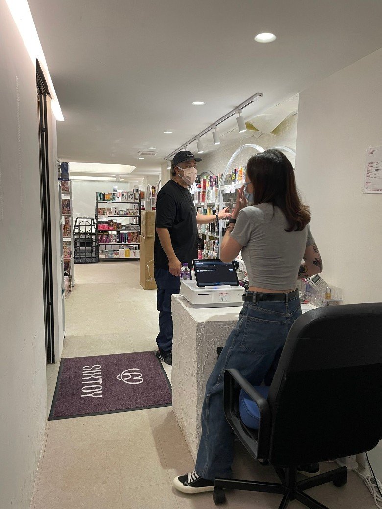 Former Idol Group BOYZ Member Zhang Zhiheng Sold Sex Toys to Support His Family