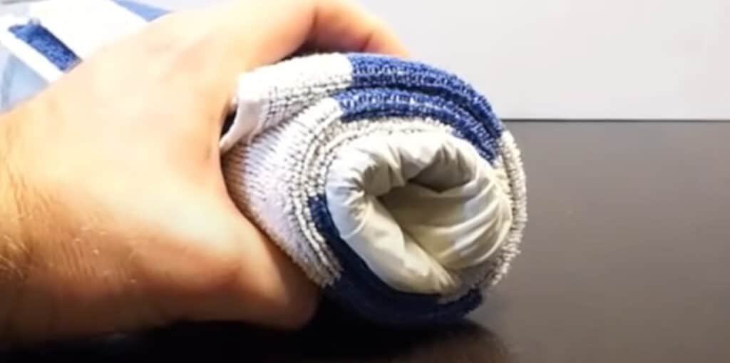 How to make Adult Toys out of towels - low-cost orgasms 3 How to make Adult Toys out of towels, Making Adult Toys out of towels