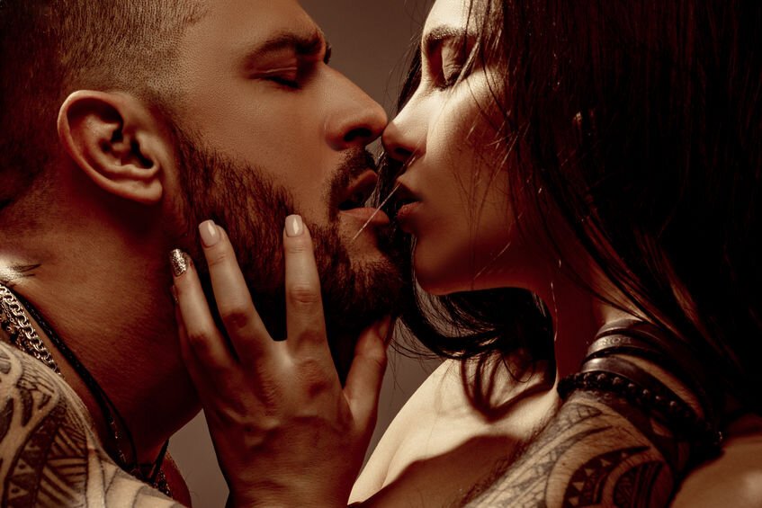 kissing-passion-eyes-closed.jpg