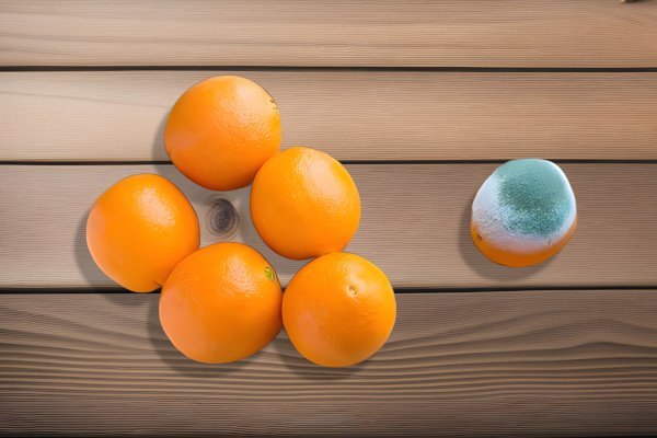 Five good oranges and one moldy orange.