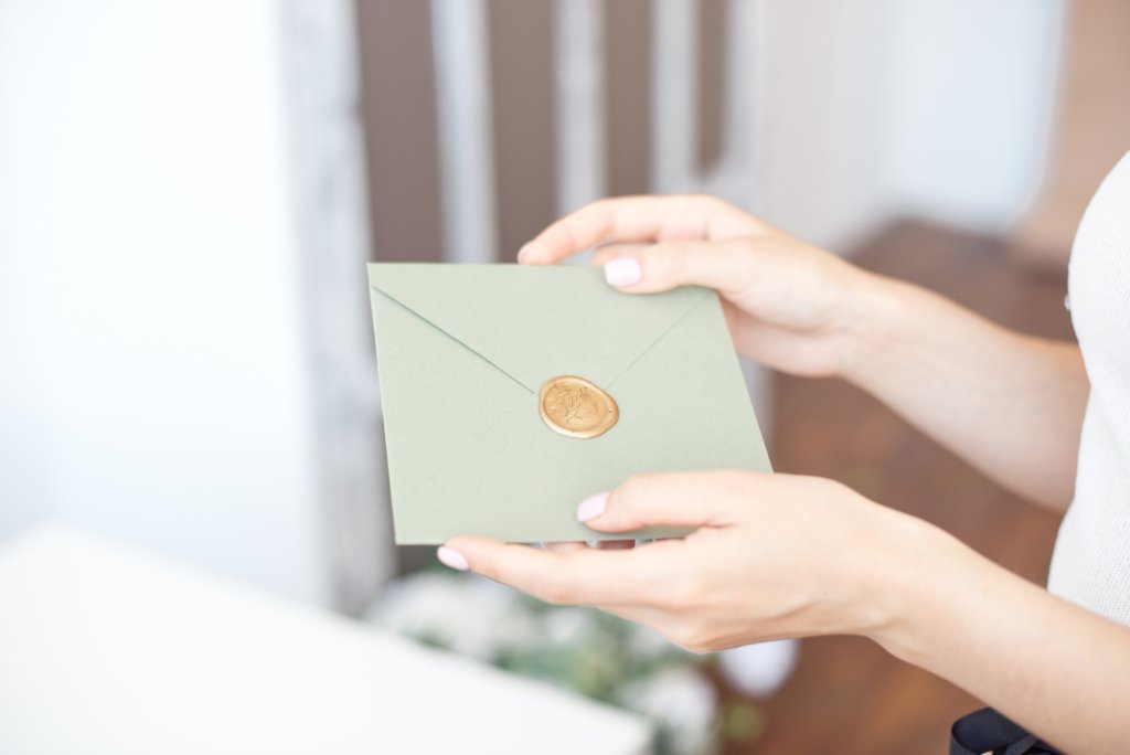 Bride refuses to invite stepmother to wedding because of father