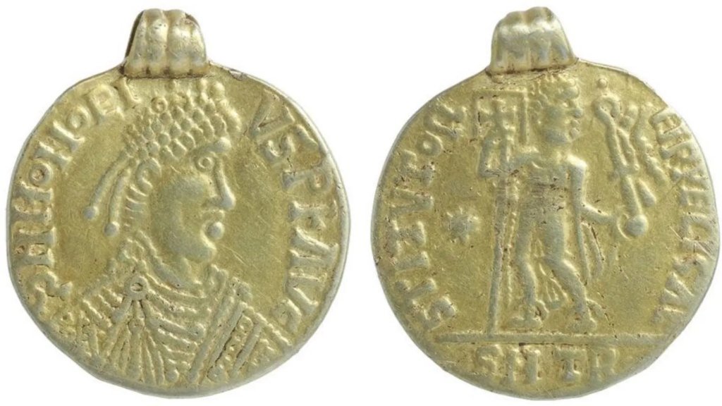 Anglo-Saxon imitation Roman gold coins declare treasure -