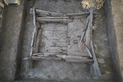 Well-preserved early Celtic wooden tomb discovered - History