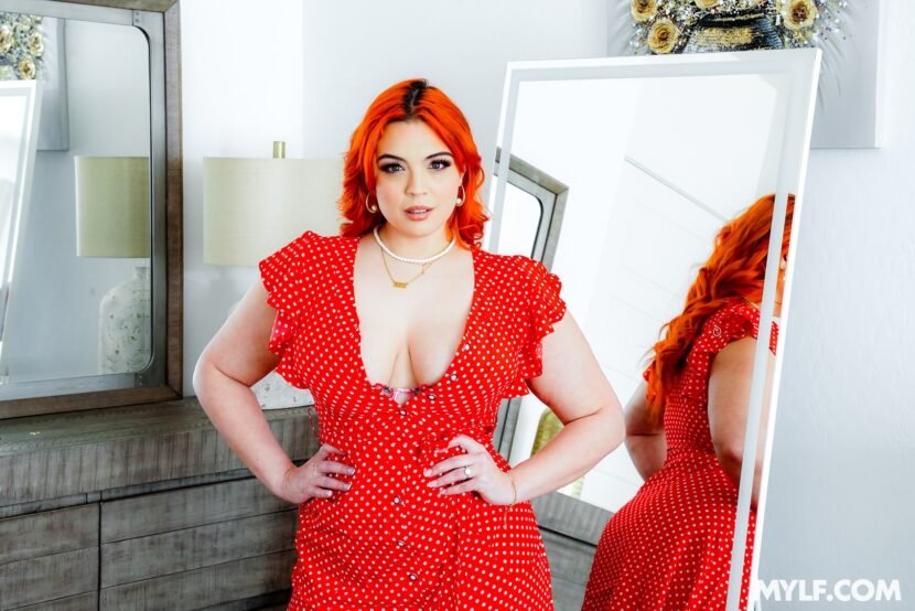 Scarlett Venom Returns Mylf for momdrips