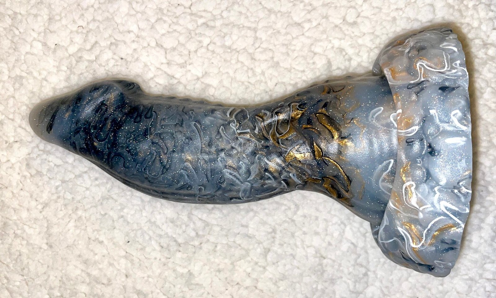 Comment: Bad Dragon NOX Night Drake Dildo (+cum lubrication)