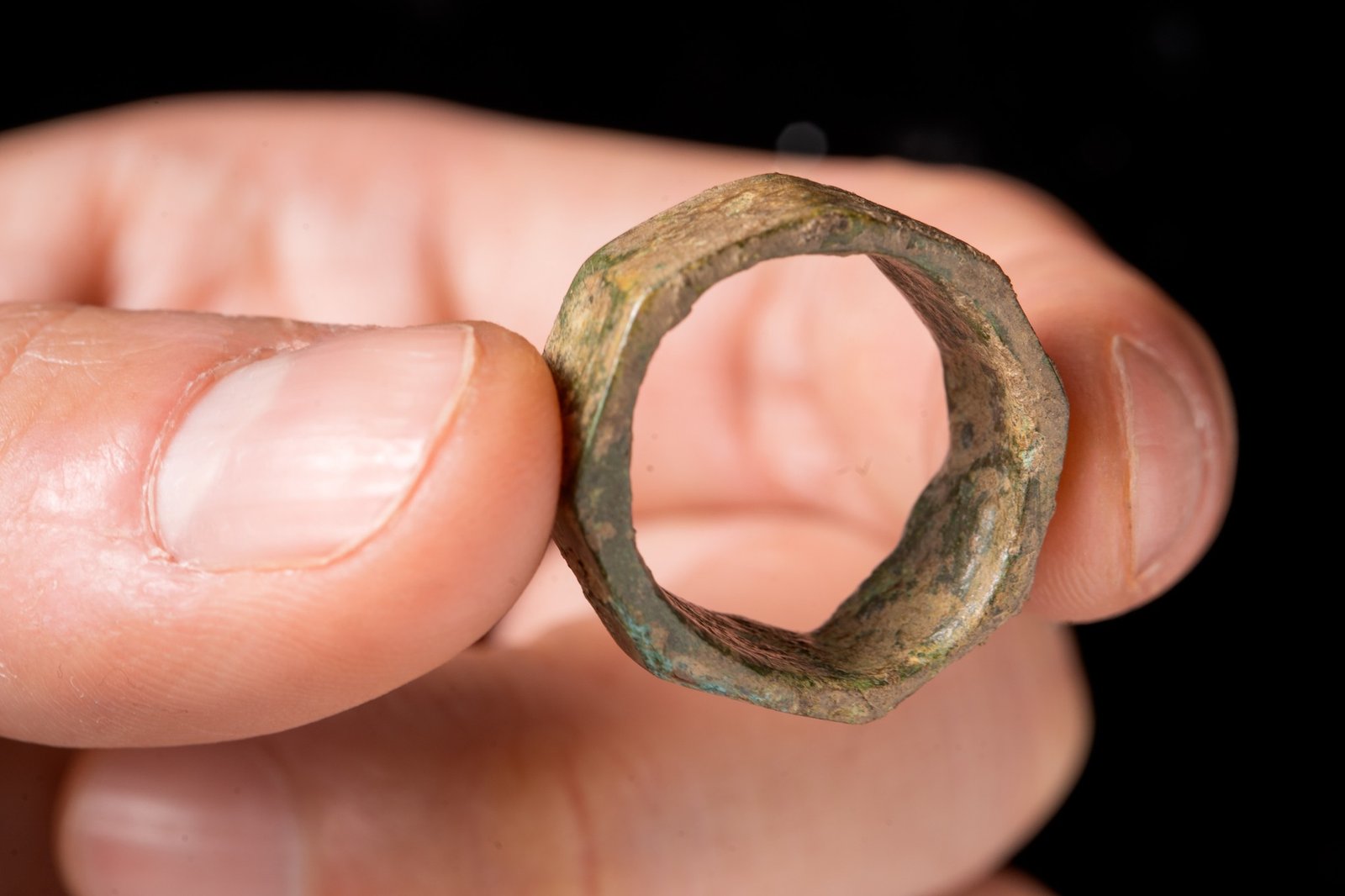 Roman bronze octagonal ring found in Lincolnshire -