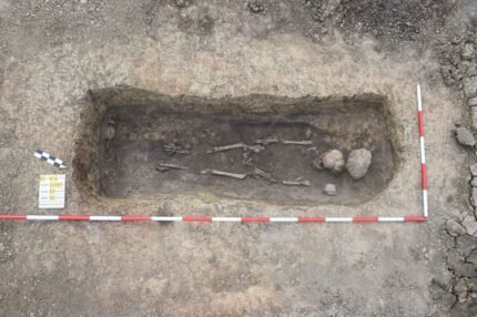 Rich bronze jewelry found in Latte buried near Prague -