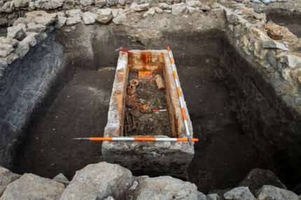 Sealed Roman sarcophagus opened in Budapest - History