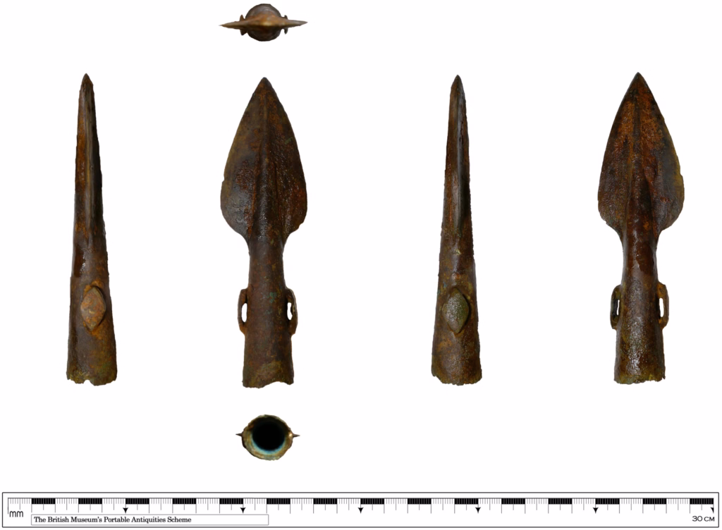 Worcestershire Museum acquires Bronze Age weapons –